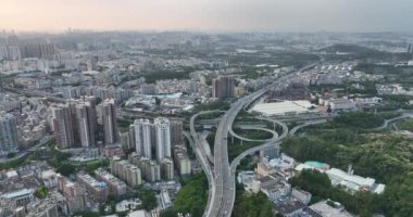 Gökdelenli modern şehrin havadan görünüşü