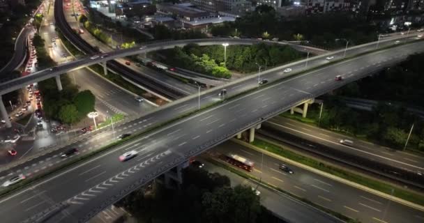 Nachtzicht Van Stad Wegen Met Verlichting — Stockvideo