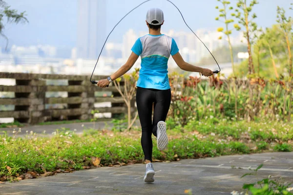 Asian Woman Skipping Rope Park — Stock Photo, Image