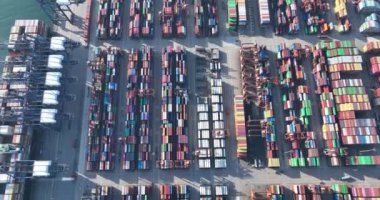 Çin 'in Shenzhen şehrindeki Yantian konteyner terminalinin hava görüntüsü.