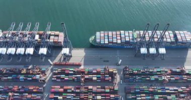 Çin 'in Shenzhen şehrindeki Yantian konteyner terminalinin hava görüntüsü.