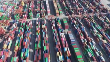 Çin 'in Shenzhen şehrindeki Yantian konteyner terminalinin hava görüntüsü.