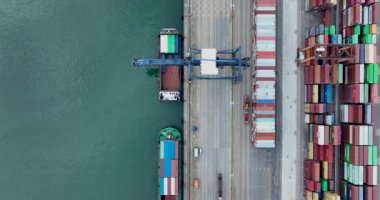 Çin 'in Shenzhen şehrindeki Yantian konteyner terminalinin hava görüntüsü.