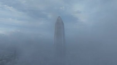 Modern şehir binalarının ve gökdelenlerin havadan görünüşü