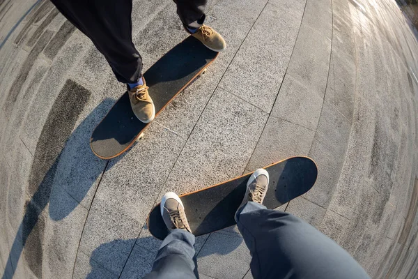 Skateboardåkare Skateboard Utomhus Staden — Stockfoto