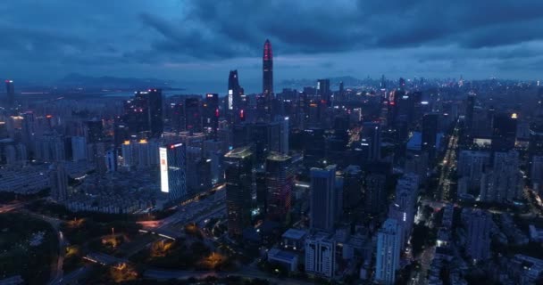 Işıklı Modern Şehrin Gece Manzarası — Stok video