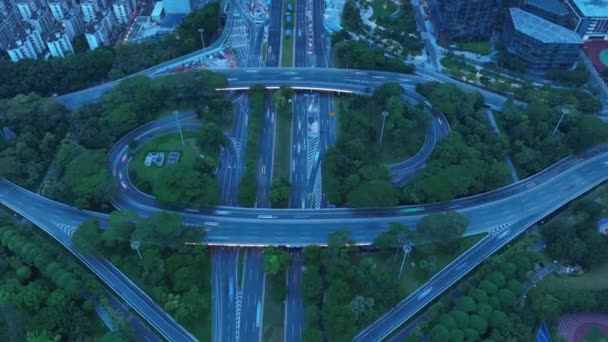 Вид Зверху Міські Дороги Зеленню Транспортом — стокове відео