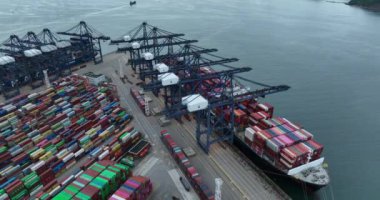 Çin 'in Shenzhen şehrindeki Yantian konteyner terminalinin hava görüntüsü.