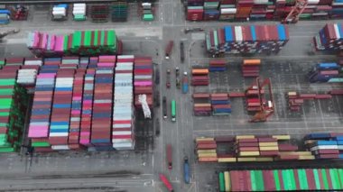 Çin 'in Shenzhen şehrindeki Yantian konteyner terminalinin hava görüntüsü.