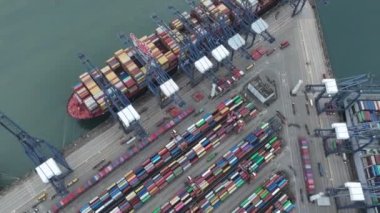 Çin 'in Shenzhen şehrindeki Yantian konteyner terminalinin hava görüntüsü.