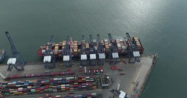 Çin 'in Shenzhen şehrindeki Yantian konteyner terminalinin hava görüntüsü.