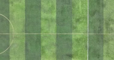 Çizgili futbol sahasının hava görüntüsü