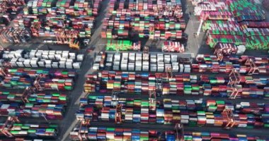 Çin 'in Shenzhen şehrindeki Yantian konteyner terminalinin hava görüntüsü.