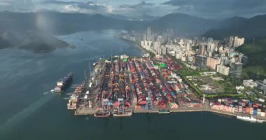 Çin 'in Shenzhen şehrindeki Yantian konteyner terminalinin hava görüntüsü.