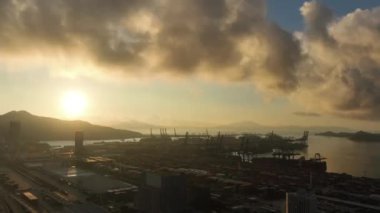 Çin 'in Shenzhen şehrindeki Yantian konteyner terminalinin hava görüntüsü.