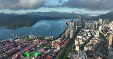 Çin 'in Shenzhen şehrindeki Yantian konteyner terminalinin hava görüntüsü.