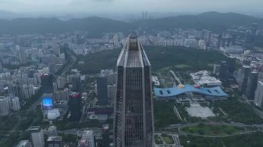 Modern Asya şehrinin insansız hava aracı görüntüsü