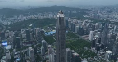 Modern Asya şehrinin insansız hava aracı görüntüsü