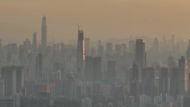 Modern Asya şehrinin insansız hava aracı görüntüsü