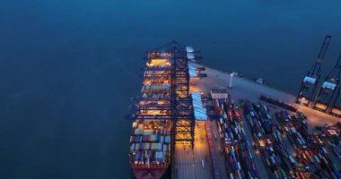 Çin 'in Shenzhen şehrindeki Yantian konteyner terminalinin hava görüntüsü.