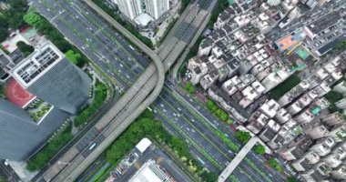 Şenzen şehrinde yolları olan modern şehir binaları, Çin