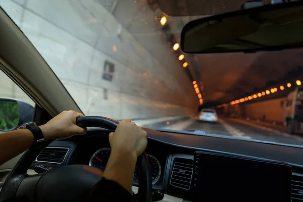 Autorijden Snelwegtunnel — Stockfoto