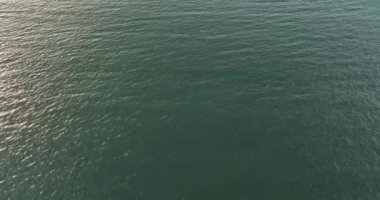 Okyanustaki suyun hava görüntüleri.