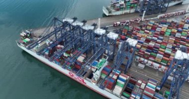 Çin 'in Shenzhen şehrindeki Yantian konteyner terminalinin hava görüntüsü.