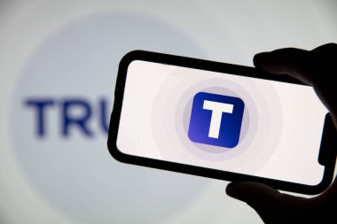 LONDON, İngiltere - Mayıs 2021: Truth Social logo, Donald Trump tarafından geliştirilen bir sosyal ağ