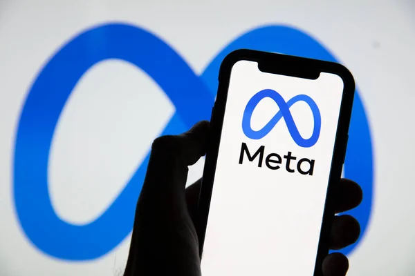 LONDON, UK - October 2021: Facebook social media company changes its corporate name to Meta — Stock Photo, Image