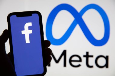 LONDON, İngiltere - Ekim 2021: Facebook sosyal medya şirketi şirket adını Meta olarak değiştirdi