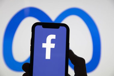 LONDON, İngiltere - Ekim 2021: Facebook sosyal medya şirketi şirket adını Meta olarak değiştirdi