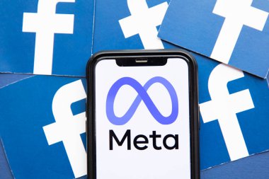 LONDON, İngiltere - Ekim 2021: Facebook sosyal medya şirketi şirket adını Meta olarak değiştirdi