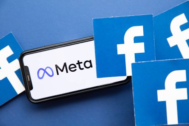 LONDON, İngiltere - Ekim 2021: Facebook sosyal medya şirketi şirket adını Meta olarak değiştirdi