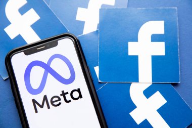 LONDON, İngiltere - Ekim 2021: Facebook sosyal medya şirketi şirket adını Meta olarak değiştirdi