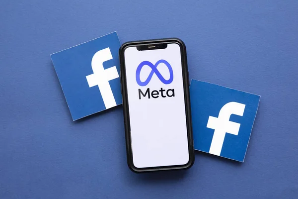 LONDON, UK - October 2021: Facebook social media company changes its corporate name to Meta — Stock Photo, Image