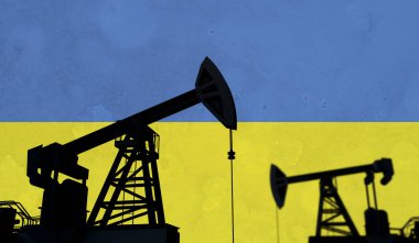 Petrol ve gaz endüstrisinin geçmişi. Ukrayna bayrağına karşı yağ pompası silueti. 3B Hazırlama