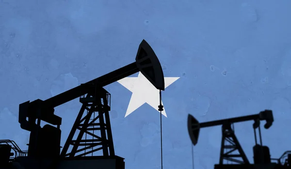 Contesto dell'industria petrolifera e del gas. Silhouette pompa olio contro bandiera somalia. Rendering 3D — Foto Stock