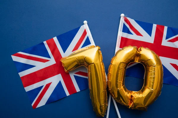 Balões número 70 numa bandeira do reino unido. Celebrações do jubileu de platina — Fotografia de Stock