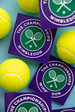 LONDON, İngiltere - Haziran 2022: Wimbledon tenis şampiyonası logosu.