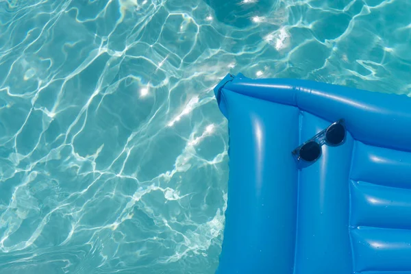 Sunglasses Blue Swimming Pool Float Summer Holiday Background — Stockfoto