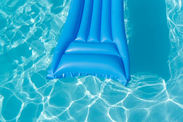 Bright Blue Summer Pool Lounger Float Rippled Swimming Pool — Foto de Stock