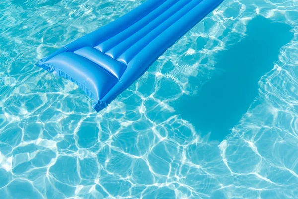 Bright Blue Summer Pool Lounger Float Rippled Swimming Pool — Foto de Stock