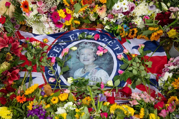 Londres Reino Unido Setembro 2022 Milhares Flores Cartões Mensagens São — Fotografia de Stock