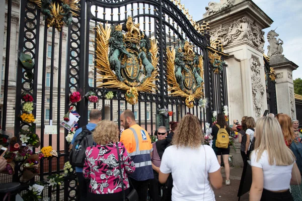 London Ngiltere Eylül 2022 Kraliçe Elizabeth Ölümünden Sonra Buckingham Sarayı — Stok fotoğraf