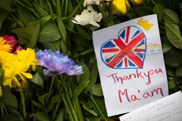 Londres Reino Unido Setembro 2022 Milhares Flores Cartões Mensagens São — Fotografia de Stock