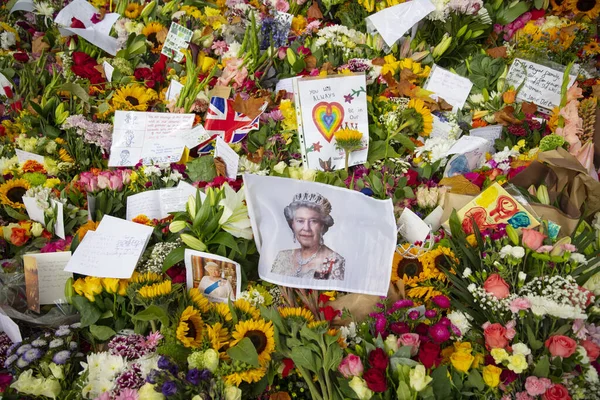 Londres Reino Unido Setembro 2022 Milhares Flores Cartões Mensagens São — Fotografia de Stock