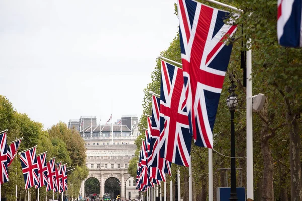 Union Jack Vlaggen Langs Mall Het Centrum Van Londen — Stockfoto