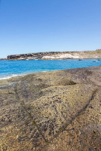 Schöne Unberührte Bucht Mit Natürlichem Felsen Und Dem Atlantik Hintergrund — Stockfoto