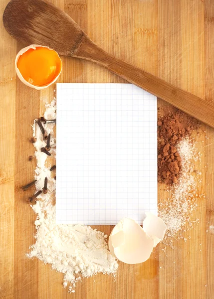 Marco de ingredientes alimentarios y papel para la receta —  Fotos de Stock